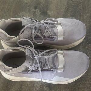 Women’s lightweight comfortable tennis shoes